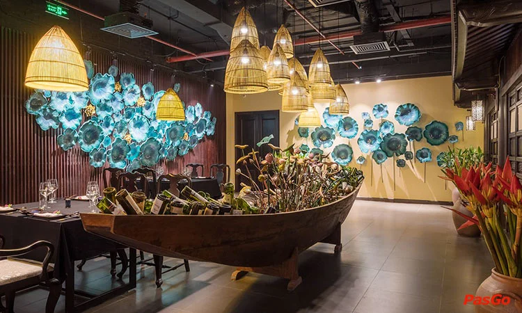 nha-hang-dai-lam-moc-le-van-luong-10