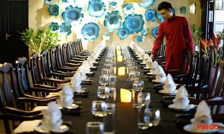 nha-hang-dai-lam-moc-le-van-luong-11