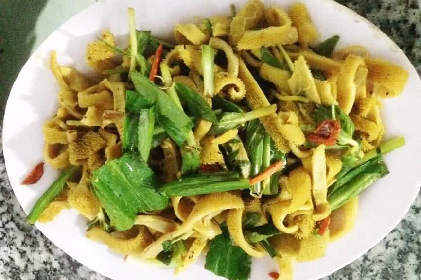 nha-hang-de-huong-son-quan-khong-gian-7a