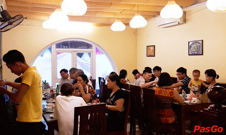 nha-hang-de-vang-nguyen-van-loc-10