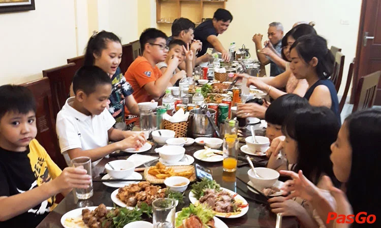 nha-hang-de-vang-nguyen-van-loc-12