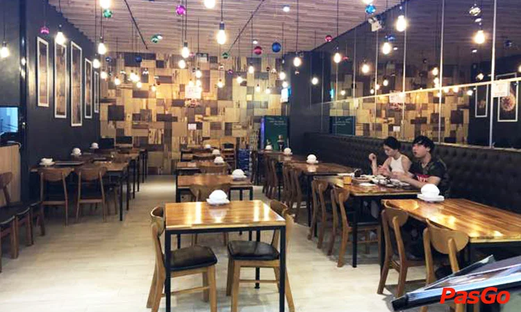 nha-hang-don-chicken-royal-city-11