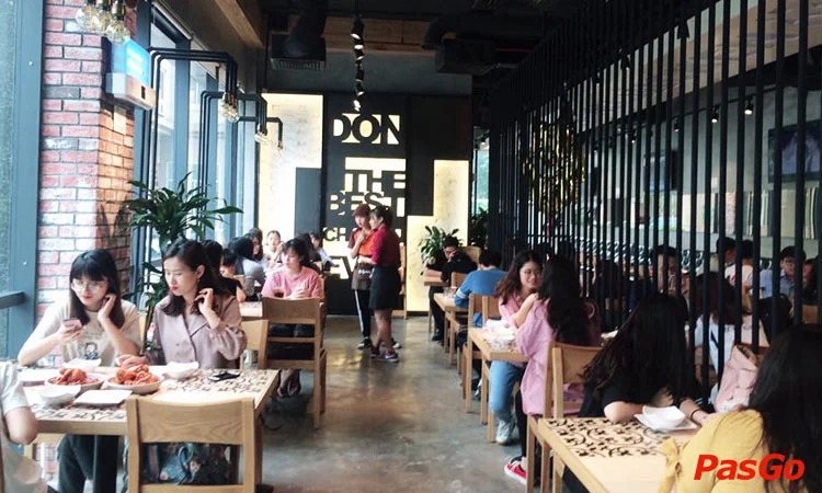 nha-hang-don-chicken-vu-pham-ham-10