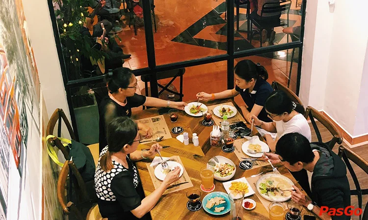 nha-hang-downtown-steakhouse-hoa-mai-10