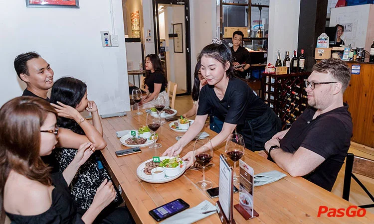 nha-hang-downtown-steakhouse-nguyen-hue-12