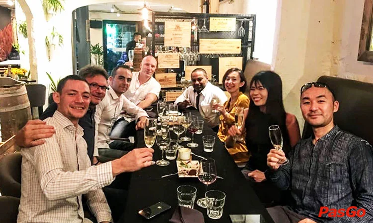 nha-hang-emms-french-bistro-tran-huy-lieu-10