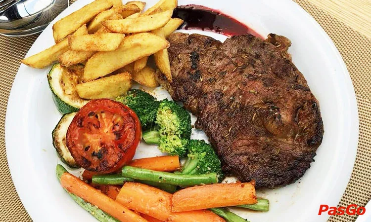 nha-hang-f&b-bistro-duong-dinh-nghe-2