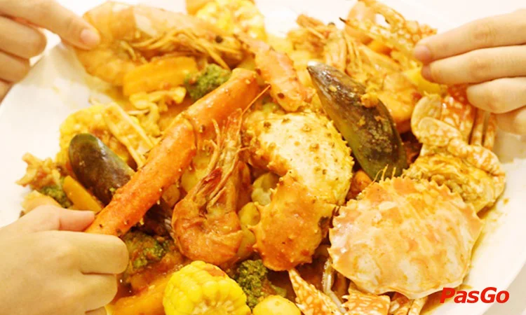 nha-hang-g-crab-seafood-italian-restaurant-slide-2
