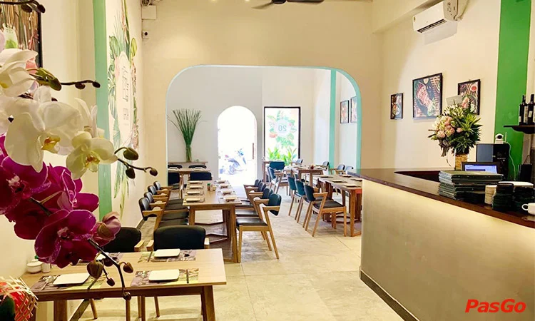 nha-hang-ganh-pham-ngoc-thach-11