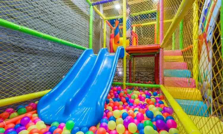 nha-hang-goc-que-183-dang-tien-dong-12