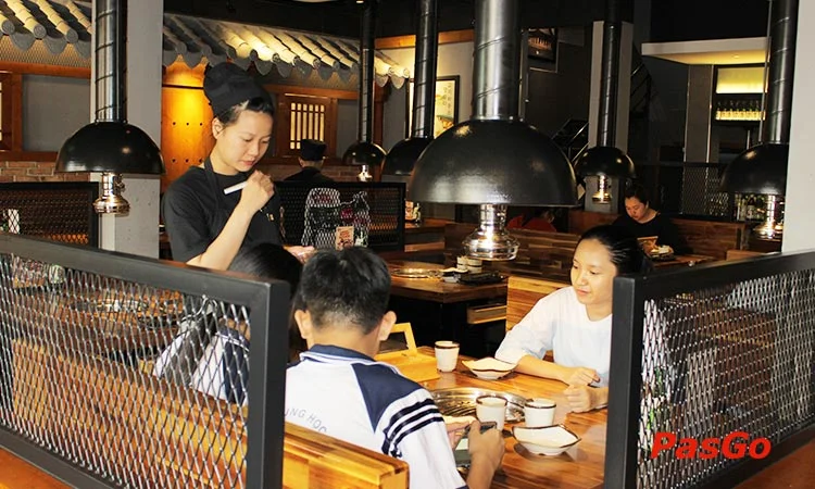 nha-hang-gogi-house-nguyen-tri-phuong-slide-11