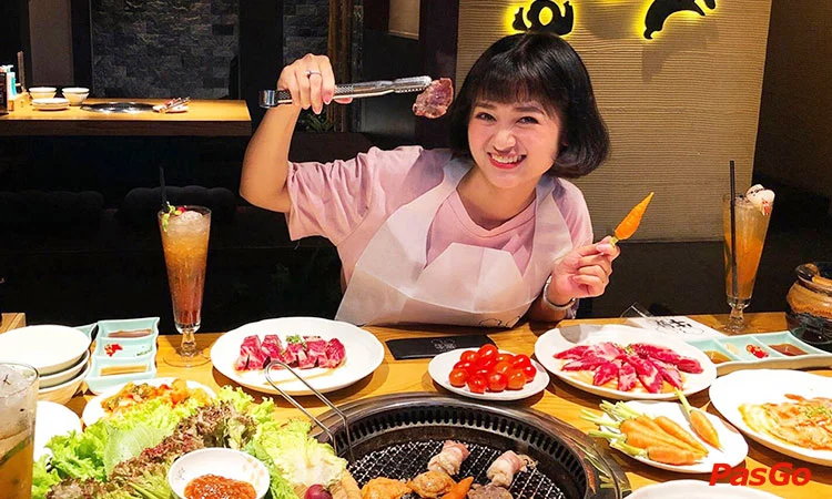 nha-hang-gyu-shige-nguu-phon-ho-tung-mau-11