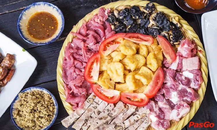 nha-hang-h2-pho-lau-tuoi-&-nong-nui-thanh-4