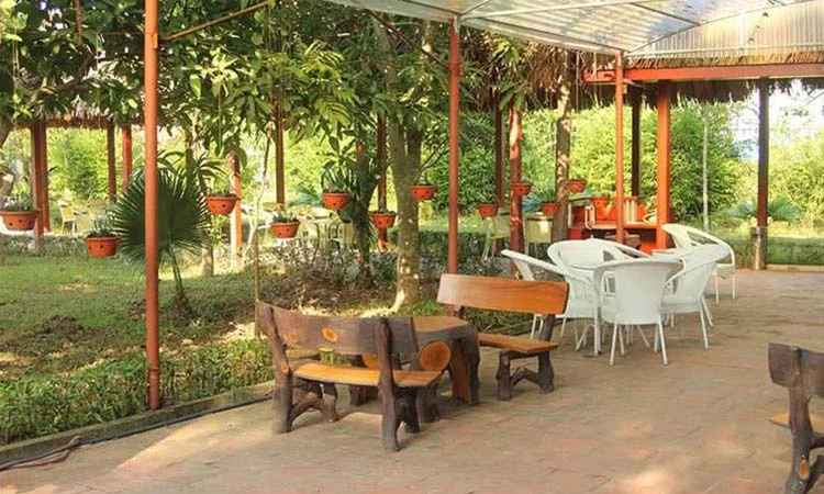 nha-hang-hai-cang-dong-mo-farmstay-7a