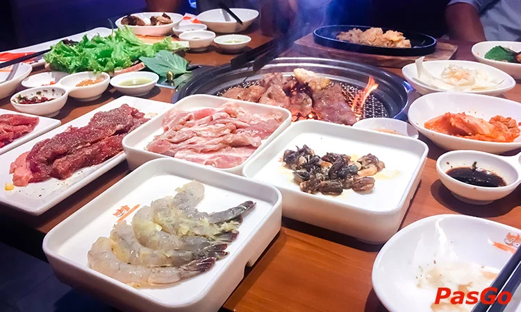 nha-hang-hai-con-bo-nguyen-quy-duc-11