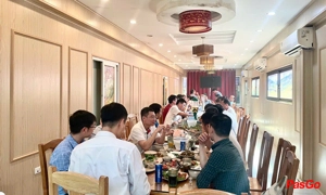 Nhà hàng Hải Gia Hoàng Quốc Việt 10