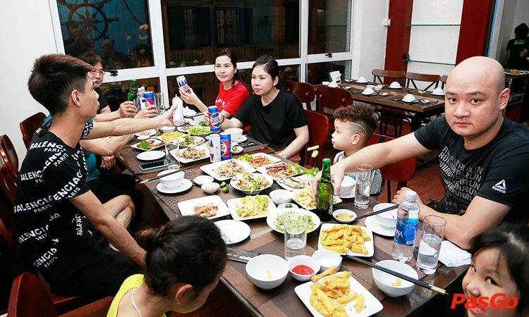 nha-hang-hai-san-3-yeu-tinh-tran-quang-dieu-11