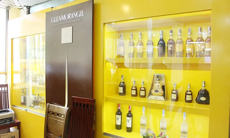 nha-hang-hai-san-bien-dong-524-duong-lang-10