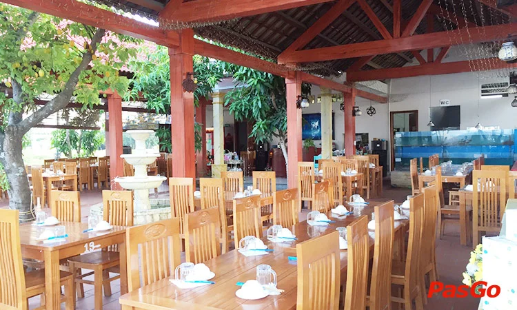 nha-hang-hai-san-bien-dong-nguyen-tat-thanh-10