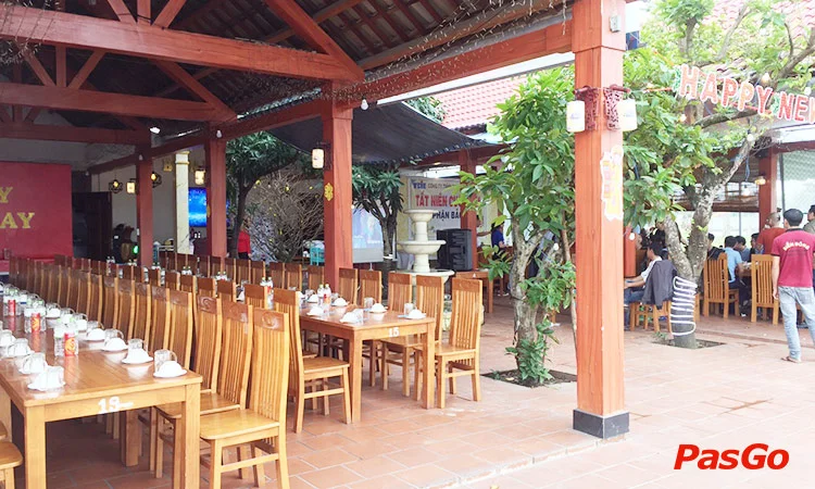 nha-hang-hai-san-bien-dong-nguyen-tat-thanh-11