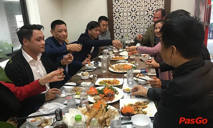 nha-hang-hai-san-cua-bay-do-quang-10