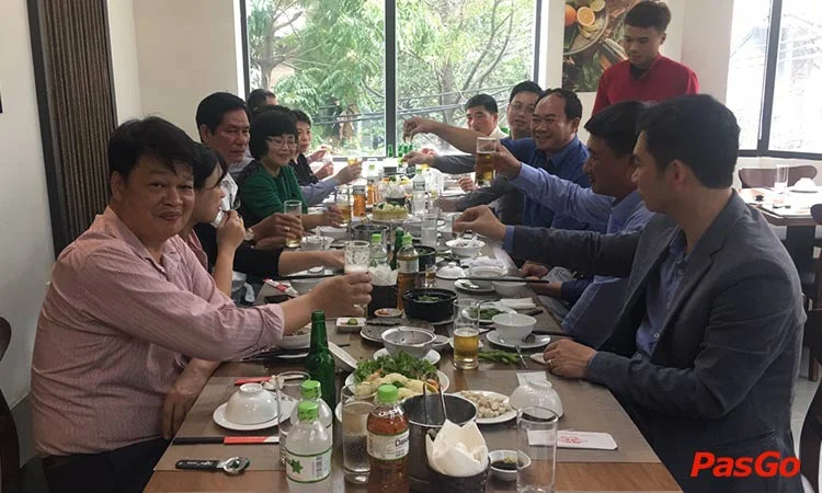 nha-hang-hai-san-cua-bay-do-quang-9