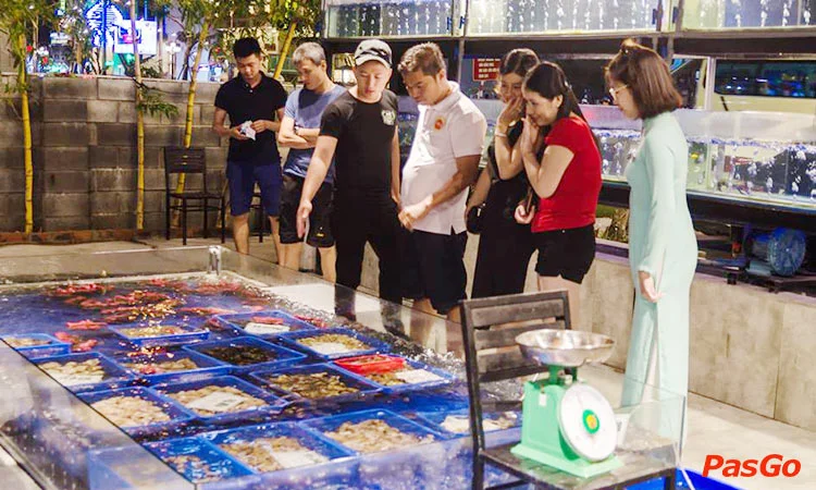 nha-hang-hai-san-cua-com-vo-van-kiet-5