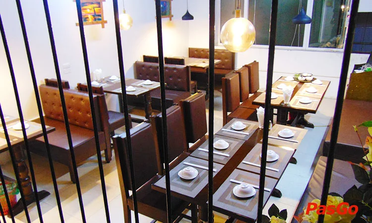 nha-hang-hai-san-gia-dinh-nguyen-van-loc-slide-11