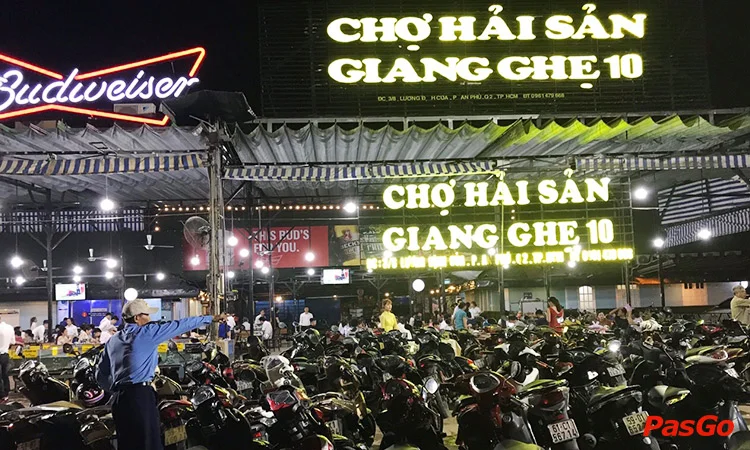 nha-hang-hai-san-giang-ghe-luong-dinh-cua-10