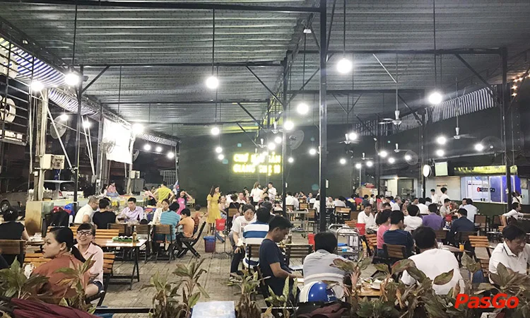 nha-hang-hai-san-giang-ghe-luong-dinh-cua-11