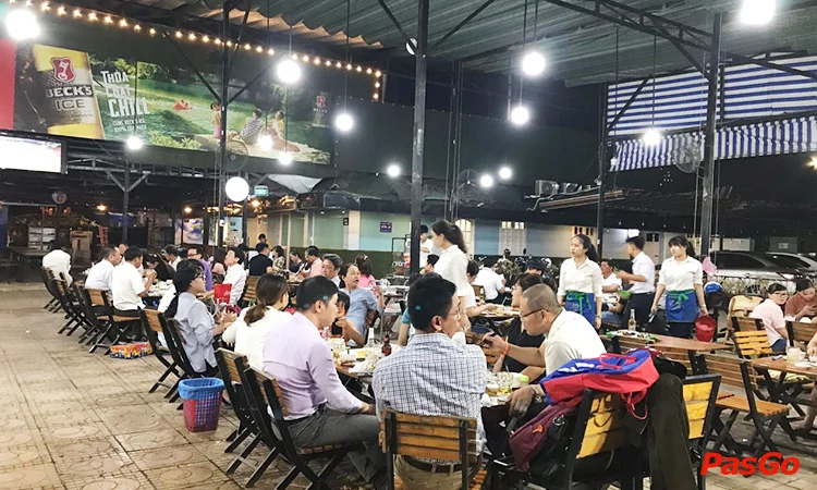 nha-hang-hai-san-giang-ghe-luong-dinh-cua-12