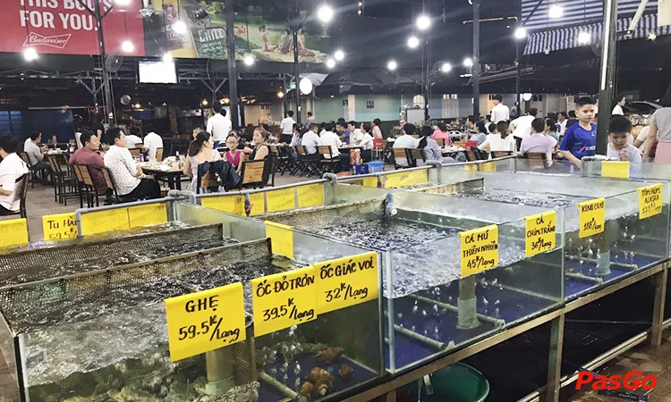 nha-hang-hai-san-giang-ghe-luong-dinh-cua-9