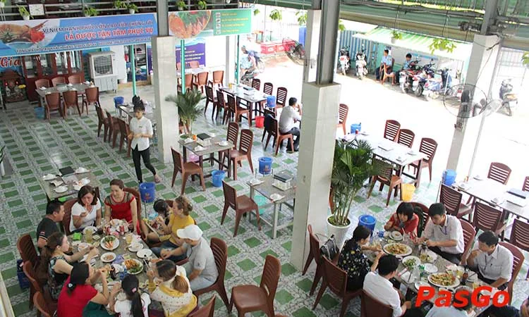 nha-hang-hai-san-giang-ghe-quoc-lo-13-slide-12