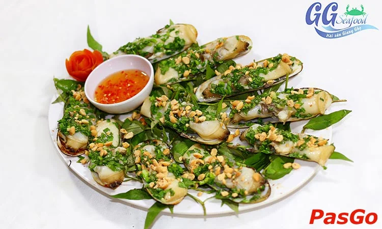 nha-hang-hai-san-giang-ghe-quoc-lo-13-slide-4