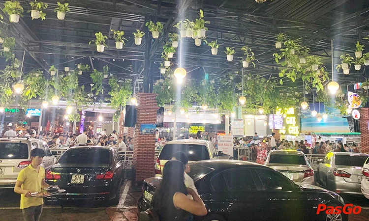 nha-hang-hai-san-giang-ghe-truong-chinh-11