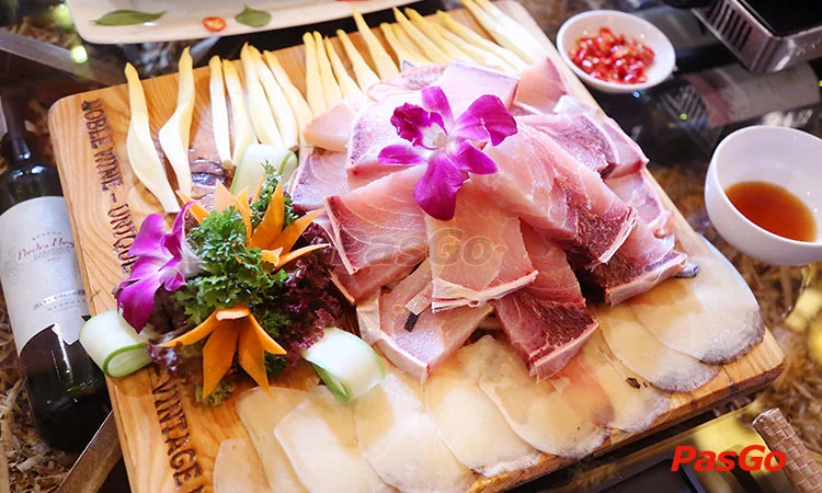 nha-hang-hang-duong-quan-ngo-duc-ke-slide-10