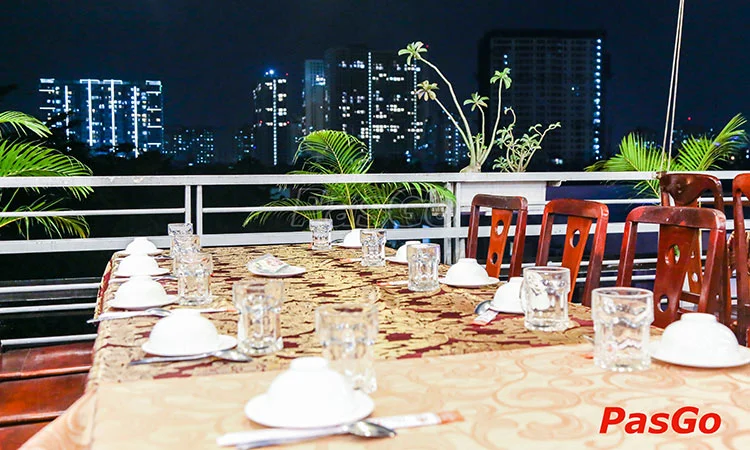 nha-hang-hang-duong-quan-quan-4-12