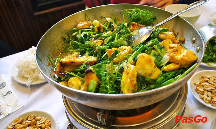 nha-hang-hoa-loc-quan-nguyen-quyen-slide-2