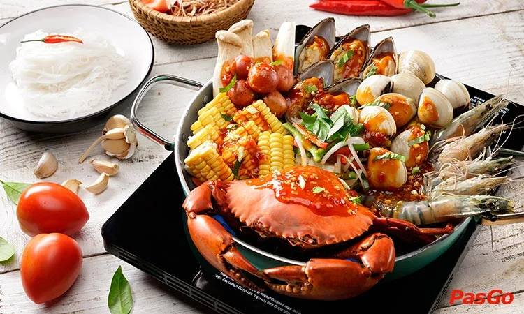 nha-hang-holy-crab-sense-city-pham-van-dong-7