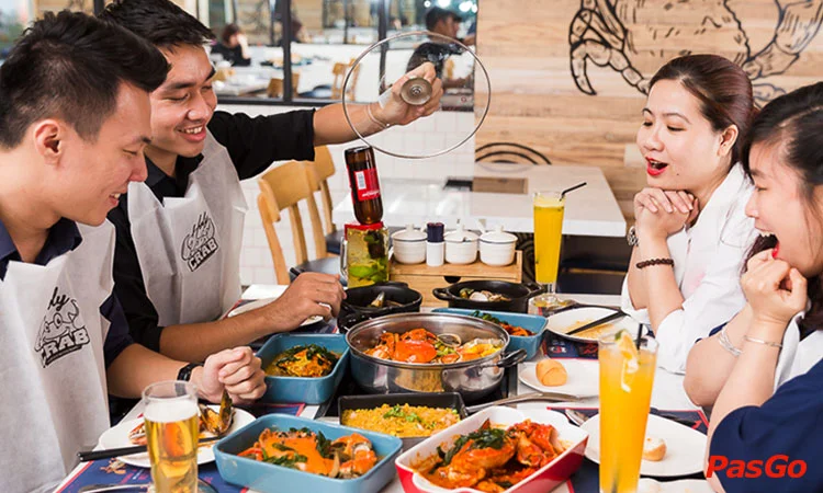nha-hang-holy-crab-sense-city-pham-van-dong-9