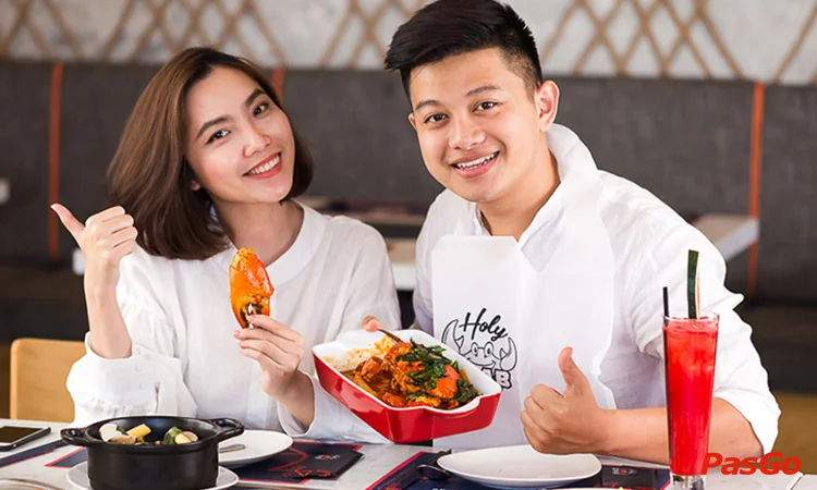 nha-hang-holy-crab-vincom-metropolis-lieu-giai-10