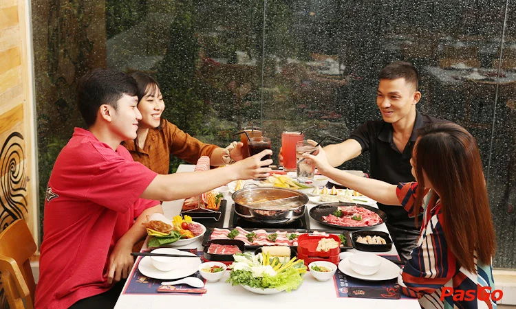 nha-hang-holy-pot-phan-xich-long-8