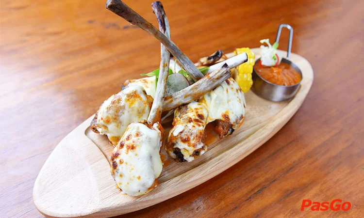 nha-hang-hops-beer-garden-nguyen-dinh-chieu-slide-3