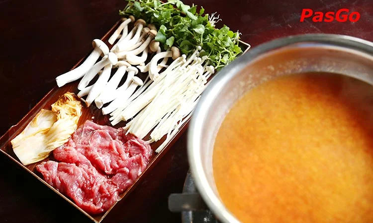 nha-hang-hotpot-runway-slide-3