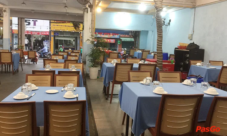 nha-hang-huong-bien-au-co-6