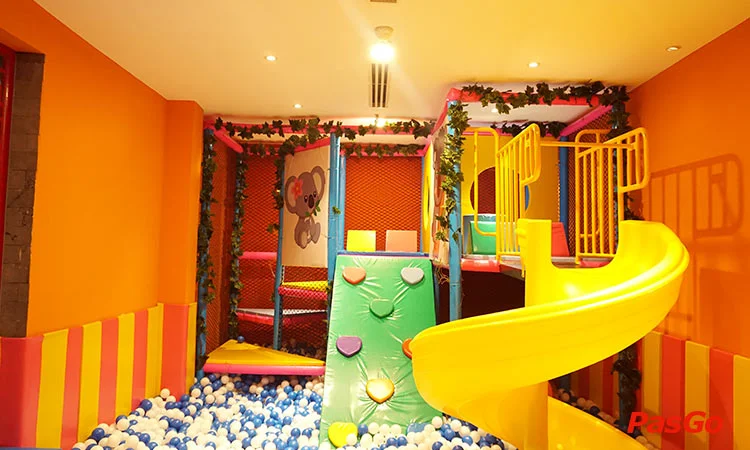 nha-hang-hutong-hot-pot-paradise-vincom-thu-duc-4