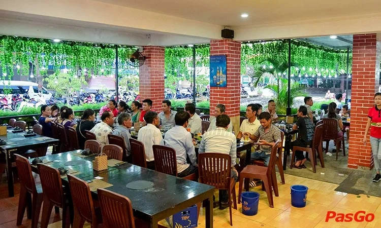 nha-hang-huynh-de-ha-huy-tap-11