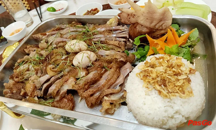 nha-hang-kien-huong-rung-dich-vong-hau-3