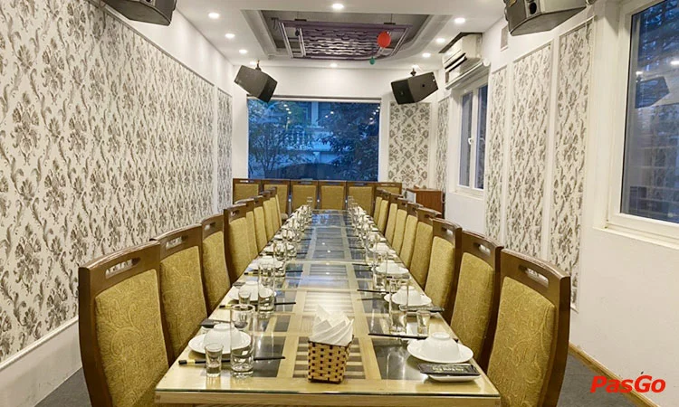 nha-hang-kien-huong-rung-dich-vong-hau-9