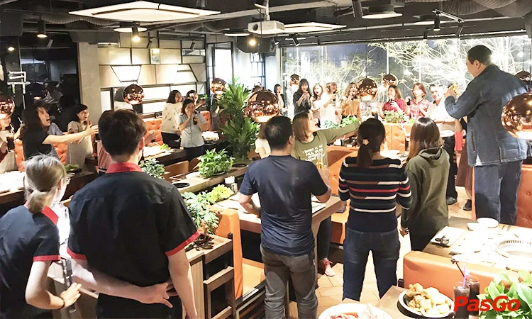 nha-hang-king-bbq-buffet-discovery-complex-cau-giay-11